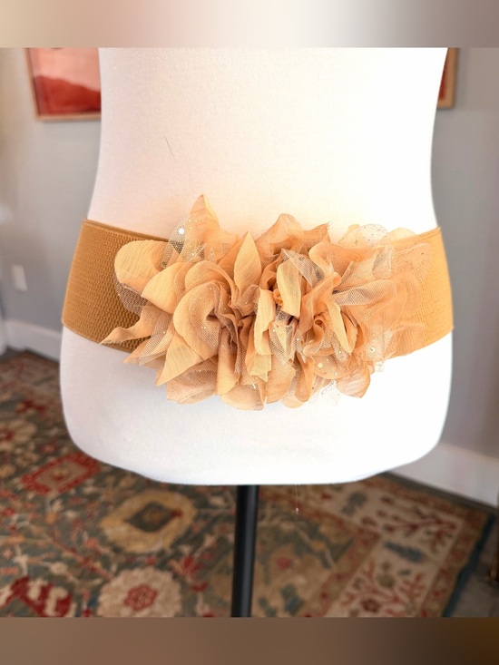 Vintage Accessories - Elastic Floral Waist Belt - Tan